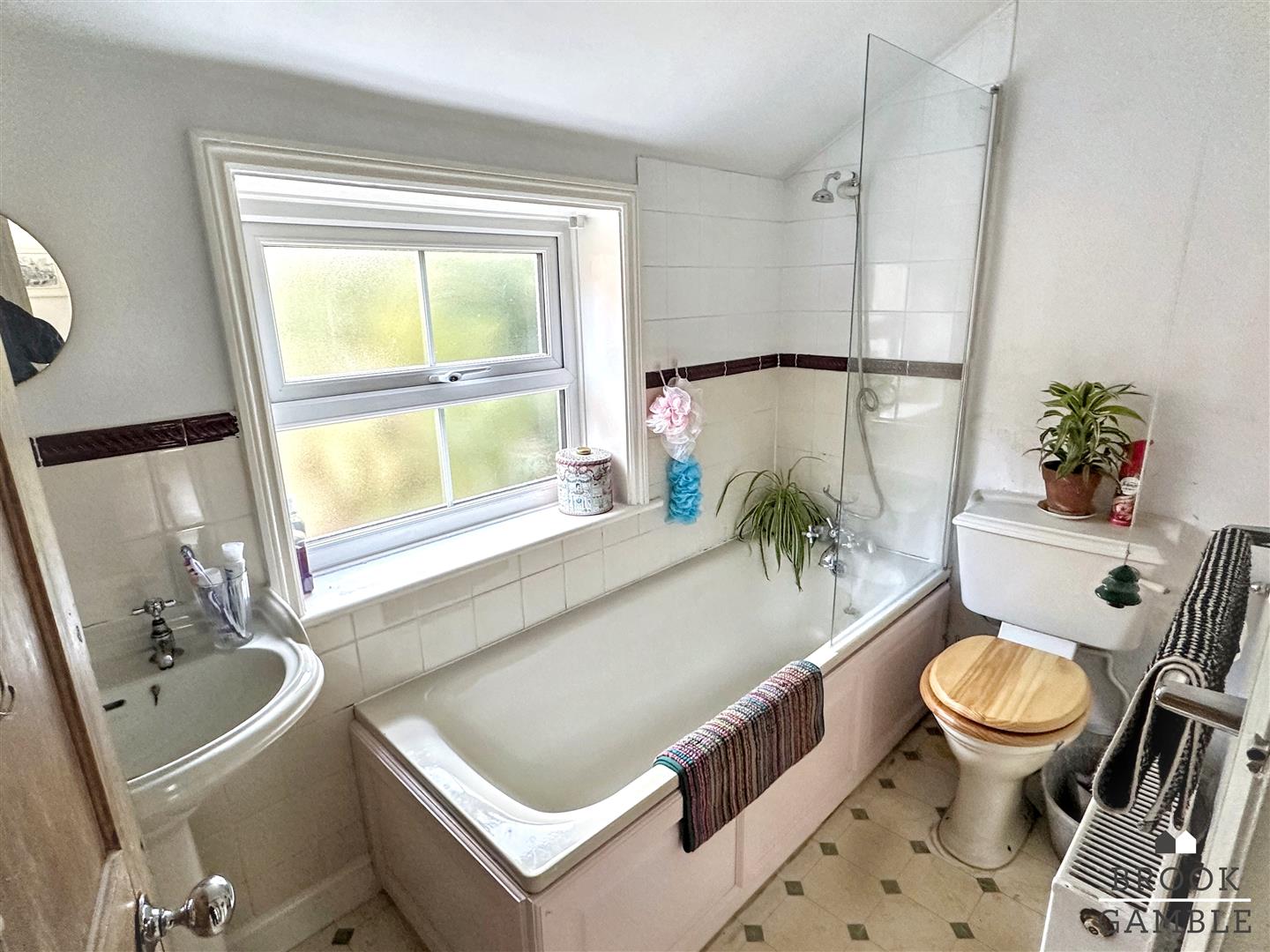 3 Bedroom House. New Place in Eastbourne, East Sussex 7